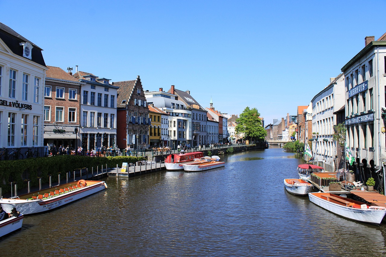 belgique, ghent, gent, downtown, river leie, north shore, townhouses, l'à pignon houses, pedestrian zone, outside catering, historic center, architecture, stadtmitte, center, historic old town, historically, places of interest, tourist attraction, round-trip boats, fleuve, tourisme