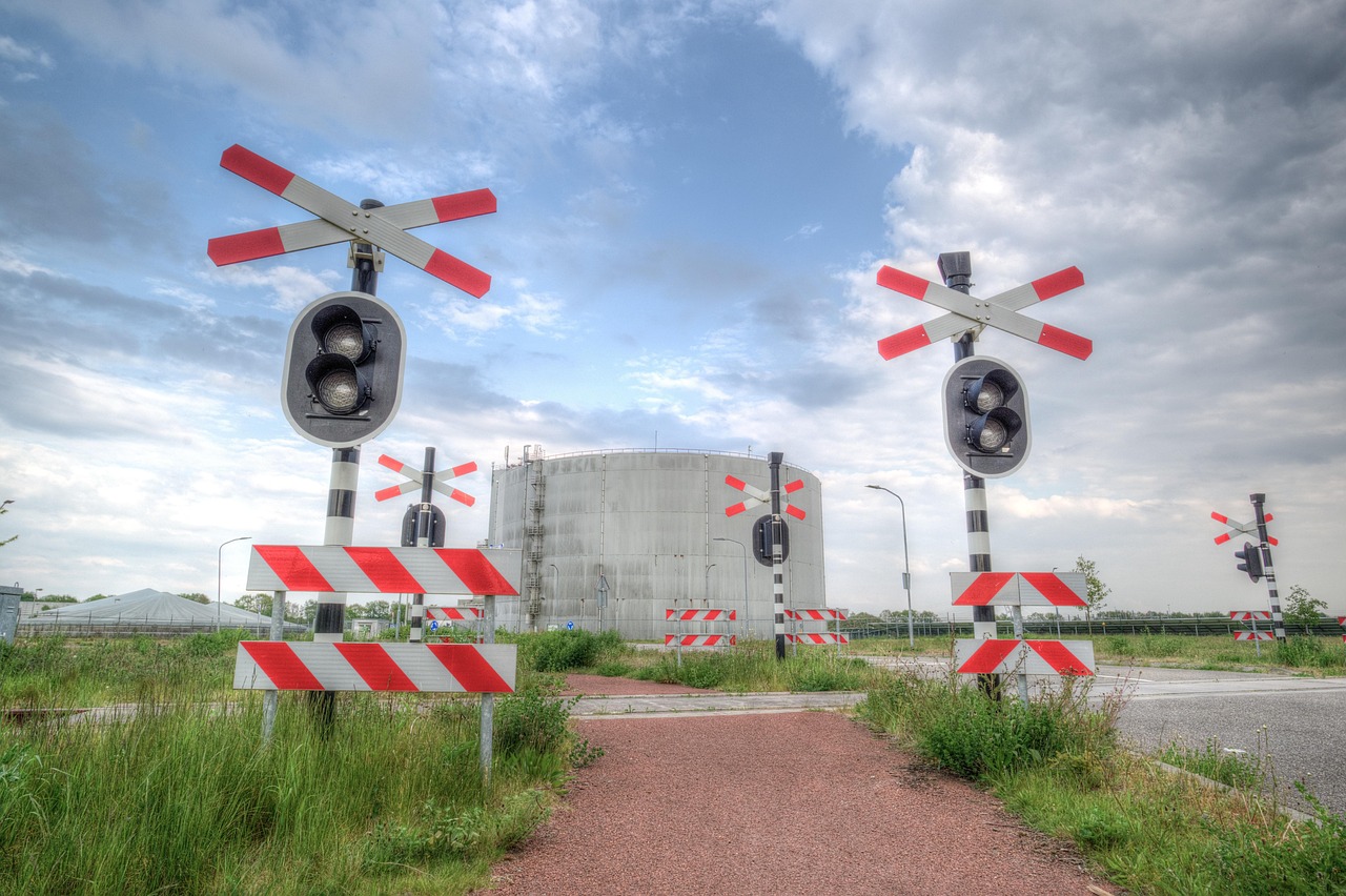 train, nature, crossing, silo, railway, sky, hdr, dutch, tracks, signal, lights, traffic