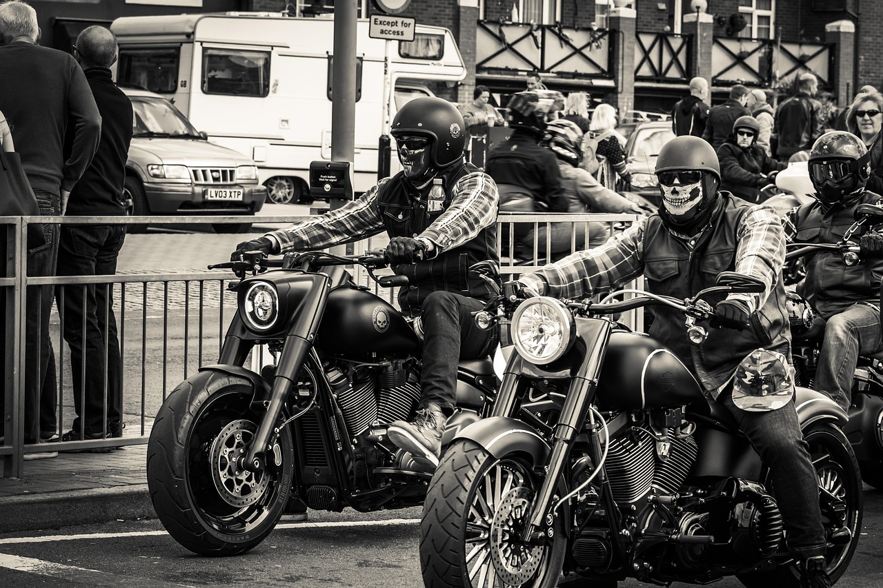 motorräder, schwarz und weiß, motorrad, transport, fahrrad, straße, geschwindigkeit, fahrzeug, lebensstil, fahrt, bewegung, motor, klassisch, urban, stil, schwarz, weiß, grau fahrrad