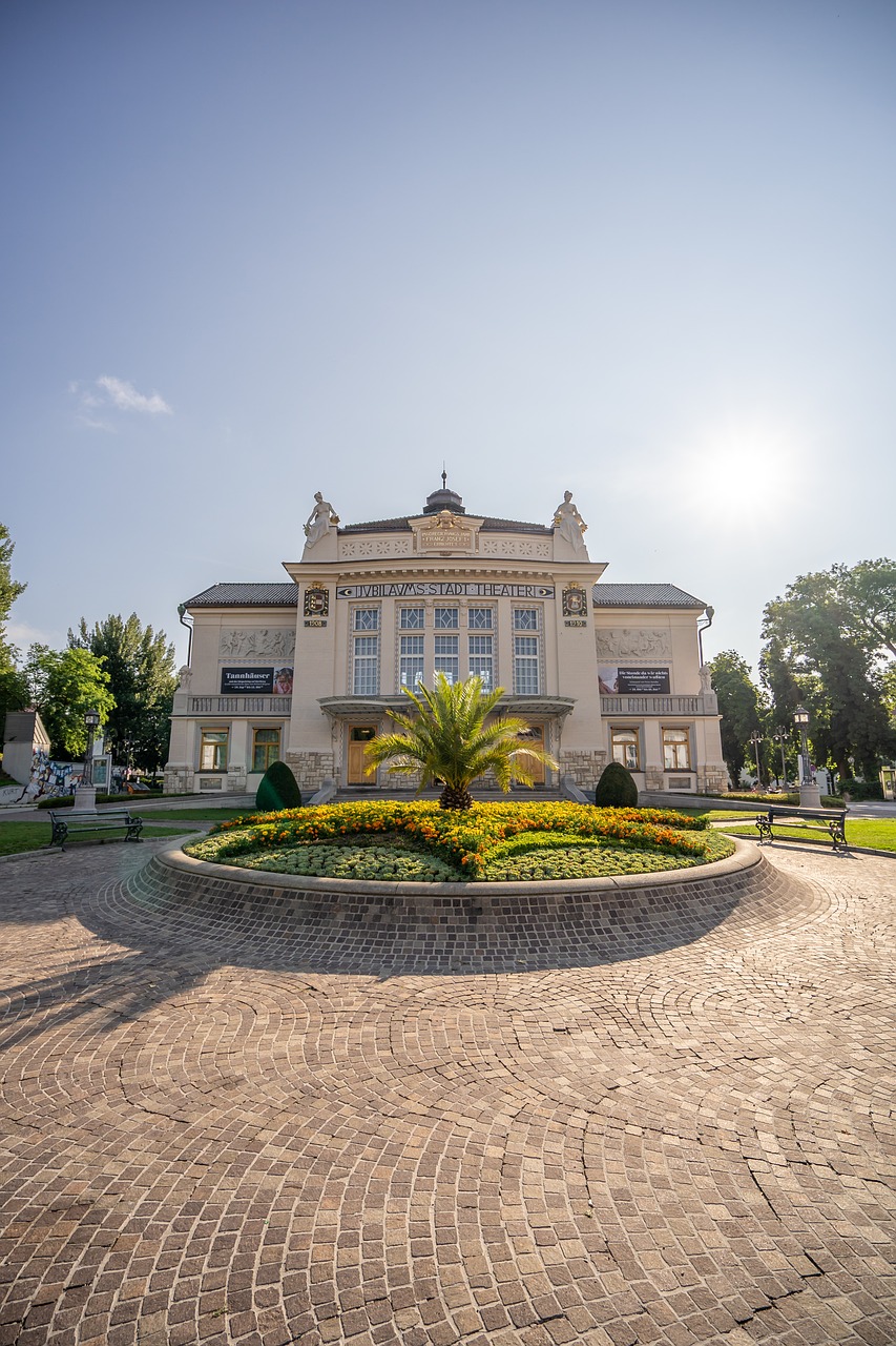 město, klagenfurt, rakousko, korutany, budova, architektura, nebe, pörtschach, romantika, destinace, chráněná památka, wörthersee, nálada, večerní atmosféra, panoráma, sonyalpha, downtown, městské divadlo, divadlo, metropole, městský, panoráma města, moderní
