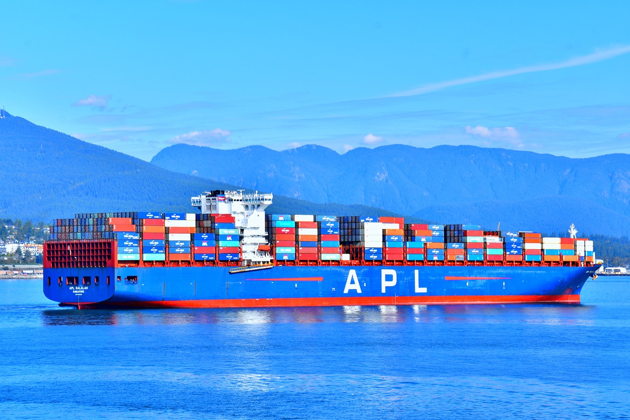 barcos de carga, barcos de contenedores, puerto, marítimo, transporte, envío, exportar, importar, el comercio internacional, pintoresco, paisaje, negocio, industria, azul de la industria