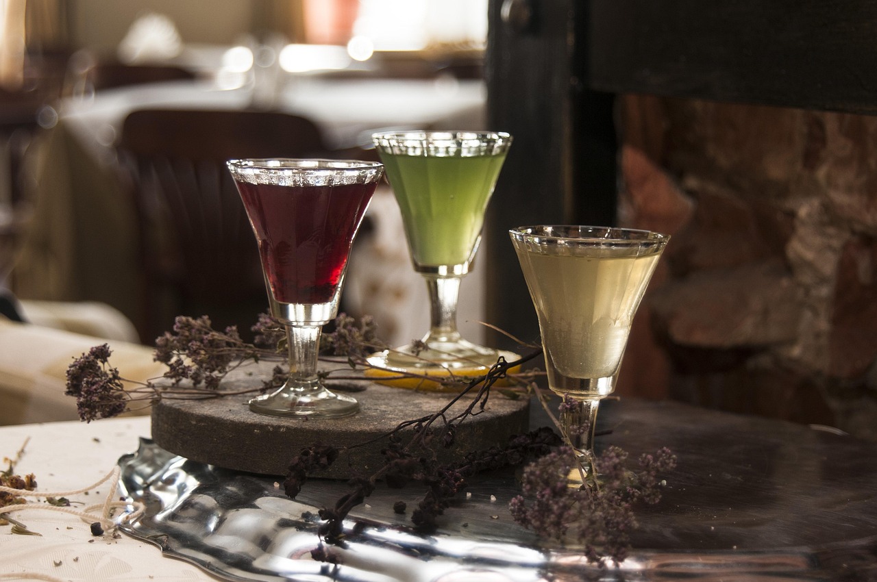the drinks, tincture, colored, glass, bright, lighting, in the fall of, tincture, tincture, tincture, tincture, tincture
