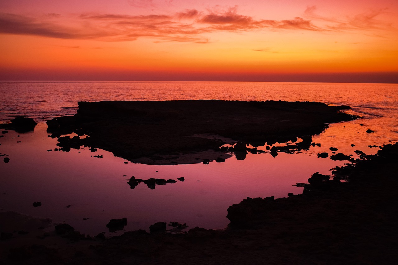 sonnenuntergang, die farben des sonnenuntergangs, strand, meer, wasser, himmel, bunt, natur, landschaft, küste, abend, horizont, wolken, dämmerung, ayia napa, zypern