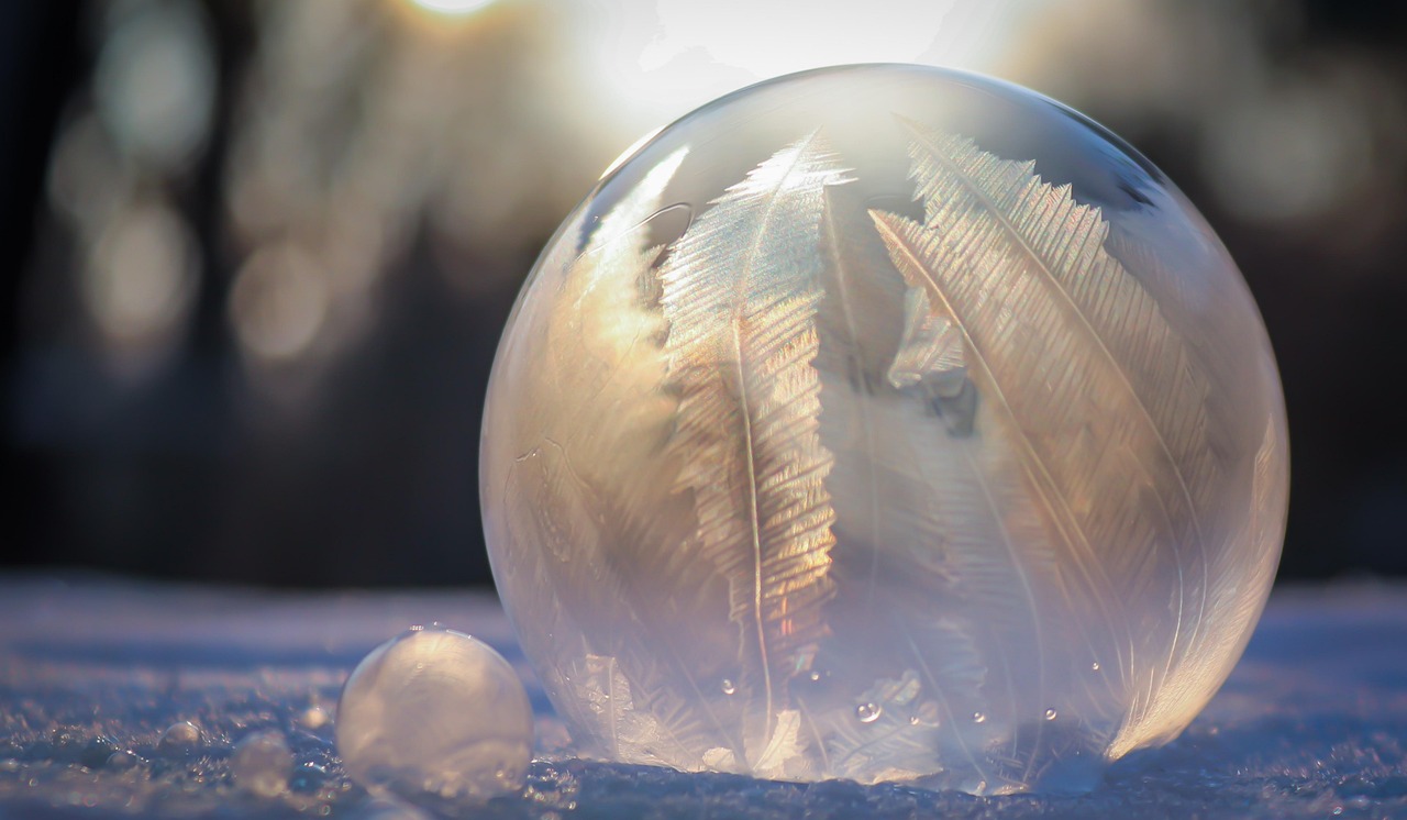 frozen bubble, soap bubble, winter, ice crystals, frozen, bullet, cold, ice cream, snow, frost, crystals, wintry, nature, ice flowers, icy, frost ball, frost bubble, ice bubble, spell card, structure