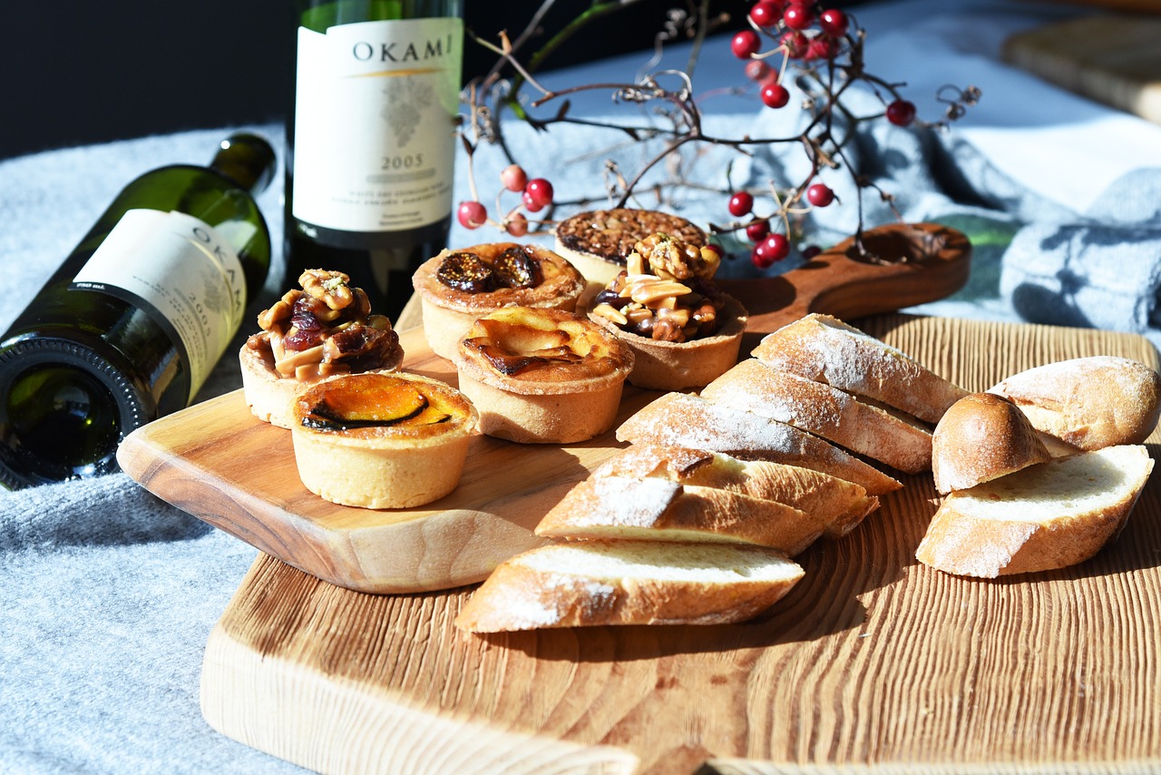 pane, baguette, vino, brunch, crostate, noce crostate, cibo
