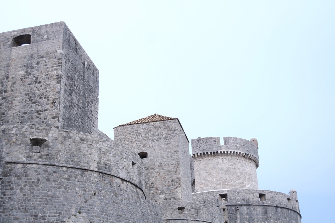 dubrovnik, minceta, kroatien, stad, arkitektur, dalmatien, historisk, medelhavs, gata, sten, ragusa, resa, europa, arv, adriatiska havet, byggnader, stadsmuren, gammal, slott, landmärke, medeltida, turism, historia