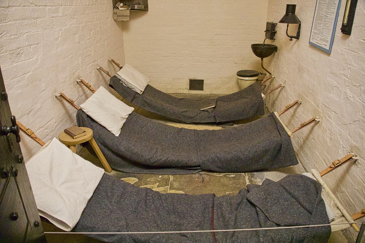 couchettes, prison, geôle, pénitencier, captif, prisonnier, emprisonné, condamné, ancien, cellule, brun prison
