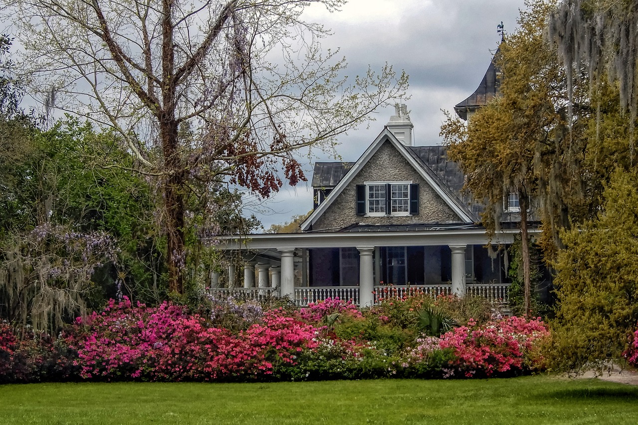 casa, mansão, construção, arquitetura, residencial, histórico, natureza, fundo flor, vintage, papel de parede de flores, velho, jardins, flores, flores bonitas, azaléias, floresce, panorama