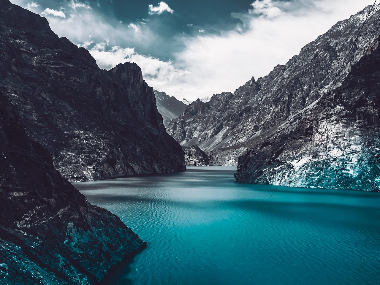 lacul, natură, cer albastru, peisaj, apa, barcă, munţii, peisaje, cer, ocean, tapet cu flori, canada, nori, vară, magie, voiaj, flori, bergsee, frumoasa, flori fundal, flori frumoase, copaci, reflecţie, albastru