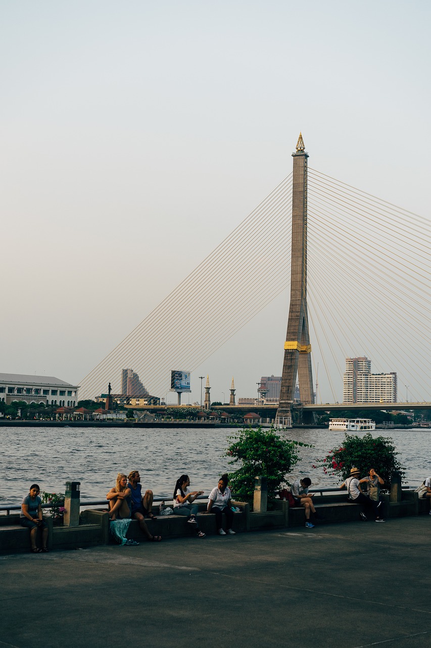 oraş, skyline, monument, râu, de apă, cer, pod, natura, arhitectura, pod suspendat, clădire, turn, barcă, călătorie, cer de noapte, peisaj urban, noapte, port, punct de reper, turism, mare, thailanda, bangkok, asia, thai