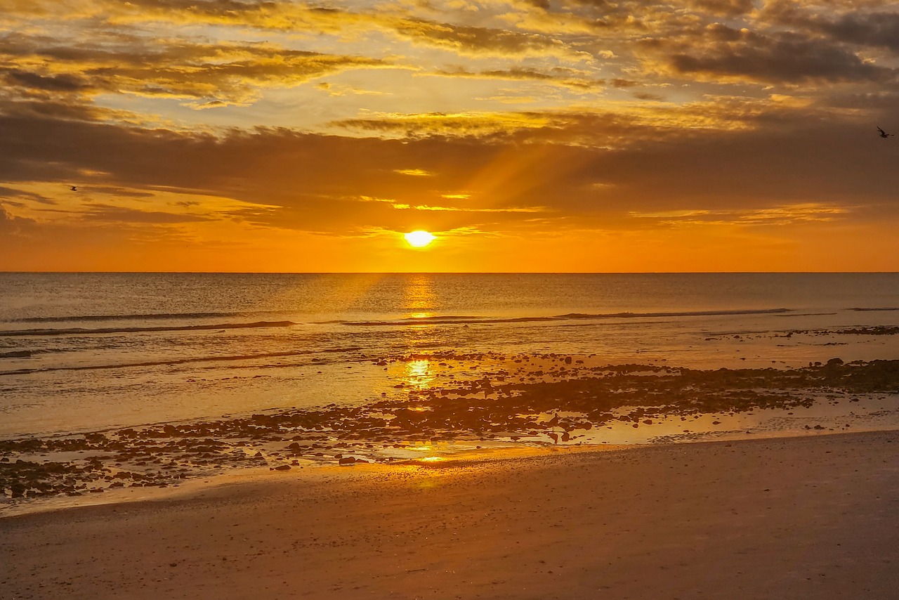 tramonto, spiaggia, oceano, nuvole, tropicale, viaggio, destinazione, natura, vacanza, sabbia, turismo, acqua, cielo, isola
