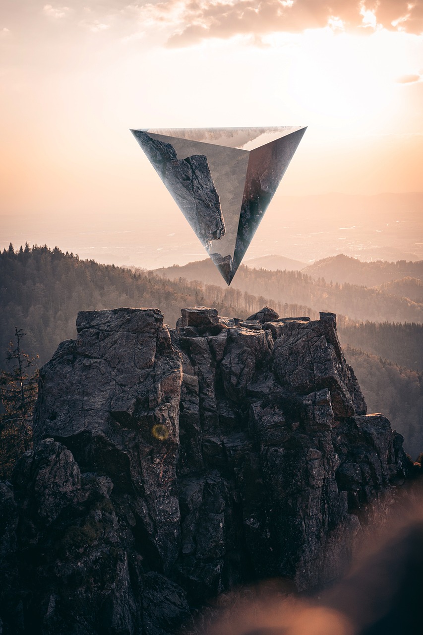 pyramide, berge, umgedrehte pyramide, landschaft, klippen, gipfel, surreal, natur, fantasie, digitale manipulation, sonnenuntergang
