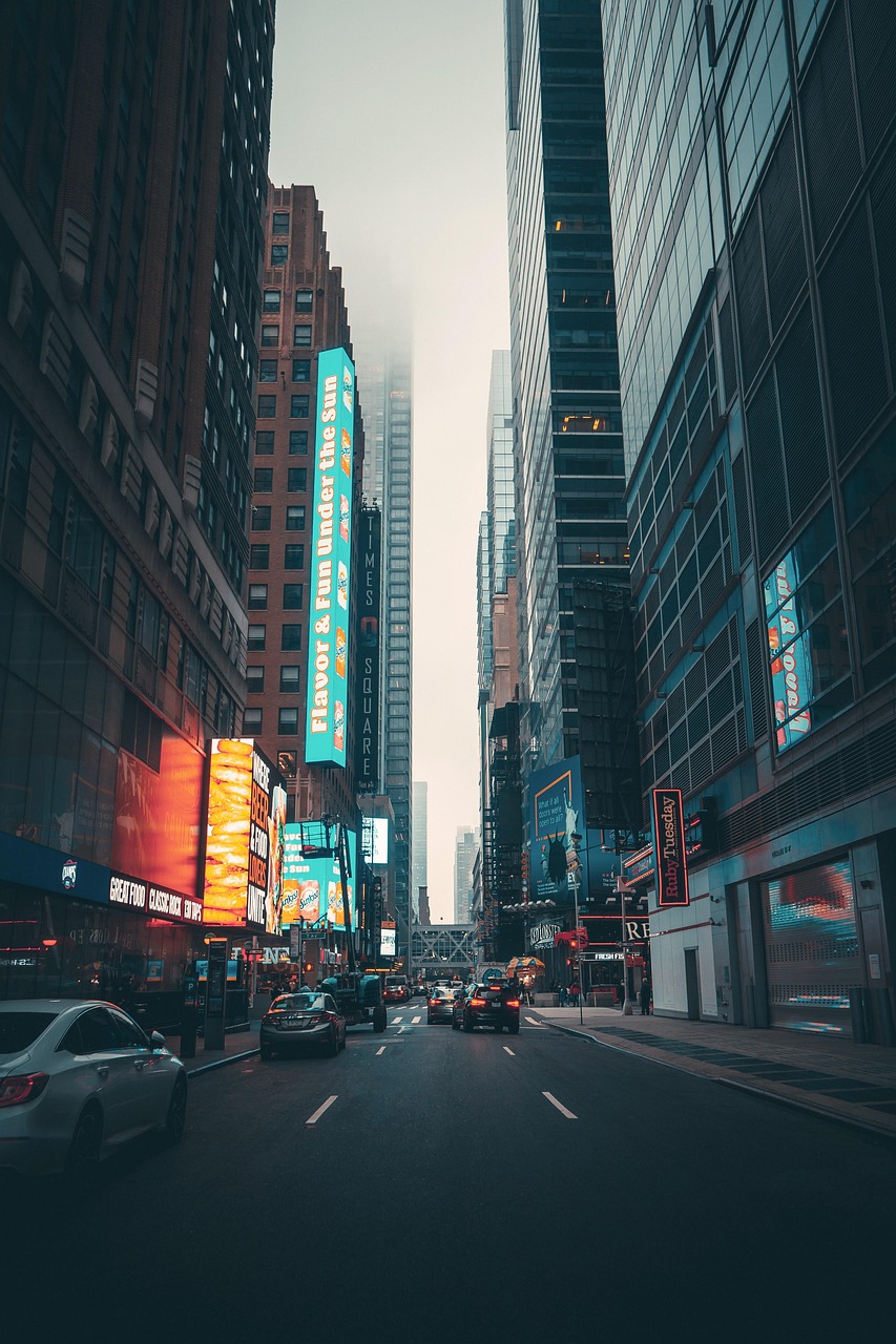 calle, tráfico, edificios, ciudad, nueva york, manhattan, vida en la ciudad, edificios de oficinas, arquitectura, urbano, paisaje urbano, rascacielos, fotografía callejera