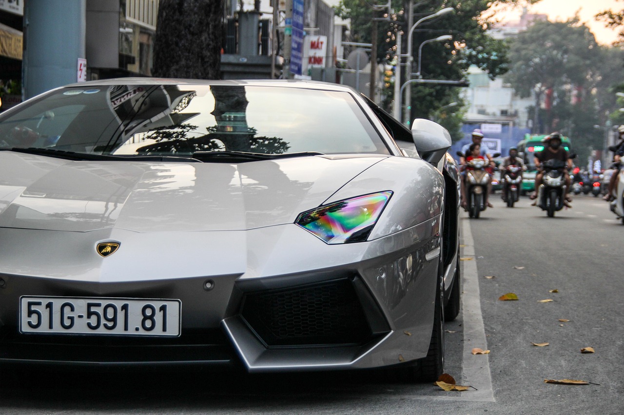 lamborghini, aventador, supersportwagen, wagen, fahrzeug, automobil, transport, auto, luxusauto, auto tapeten, geparktes auto, sportwagen, straße, antrieb, vietnam, saigon, design, autofront