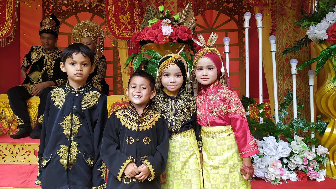 kids, traditional clothing, indonesian, acehnese, children, young, boys, girls, friends, siblings, childhood, traditional wear, smile, cute, adorable, pose, acehnese traditional clothing, portrait, aceh, indonesia, aceh, aceh, aceh, aceh, aceh