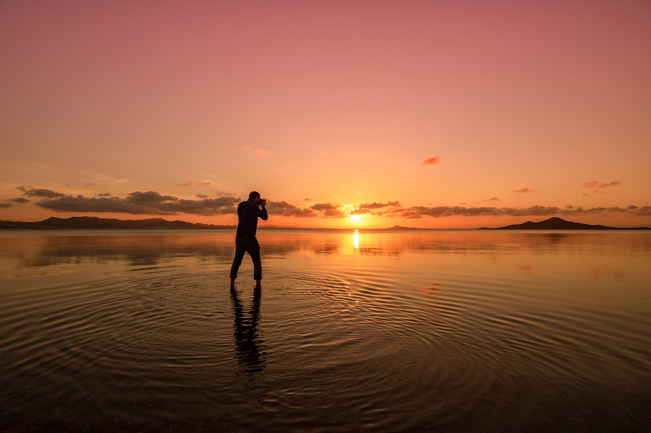 sunset, sea, man, 4k wallpaper, wallpaper hd, silhouette, water, desktop backgrounds, reflection, free wallpaper, lake, wallpaper 4k, beautiful wallpaper, hd wallpaper, cool backgrounds, mountains, windows wallpaper, full hd wallpaper, laptop wallpaper, nature, sun, sunlight, dusk, sky, mac wallpaper, clouds, scenery, scenic, free background, 4k wallpaper 1920x1080, sky background, murcia, background