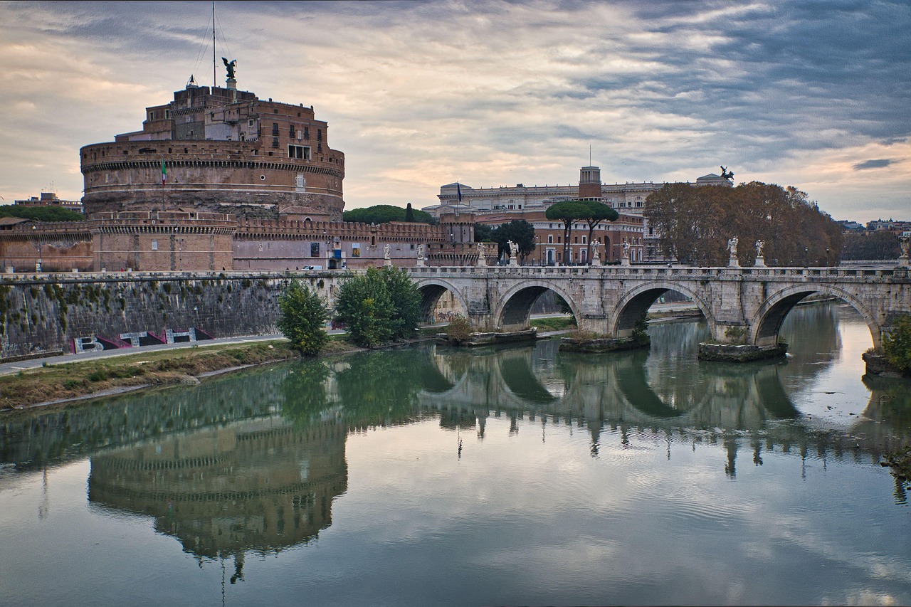 castel sant'angelo, flod, bro, stad, gamla byggnader, reflexion, vatten, medeltida, gammal, fästning, landmärke, monument, historisk, mausoleum, arv, natur, slott, turism, slottet av den heliga ängeln, rom, italien, europa