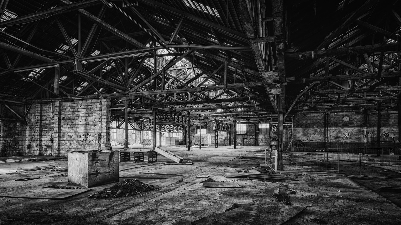fabrik, halle, lagerhaus, fabrikgebäude, ruinen, verlassen, industrieanlagen, alt, hinfällig, industriegebäude, einfarbig, schwarz und weiß, verlorene orte, verfall, enthauptet