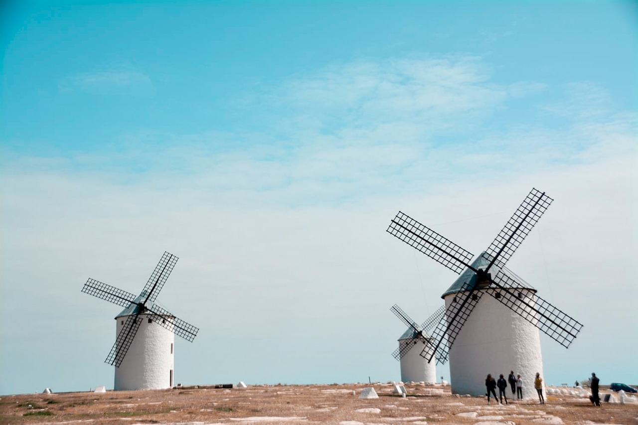 wiatraki, budynki, campo de criptana, niebo, element krajobrazu, stary, średniowieczny, turbina, natura, energia, architektura, atrakcja turystyczna, wieś, wiejski, la mancha, hiszpania
