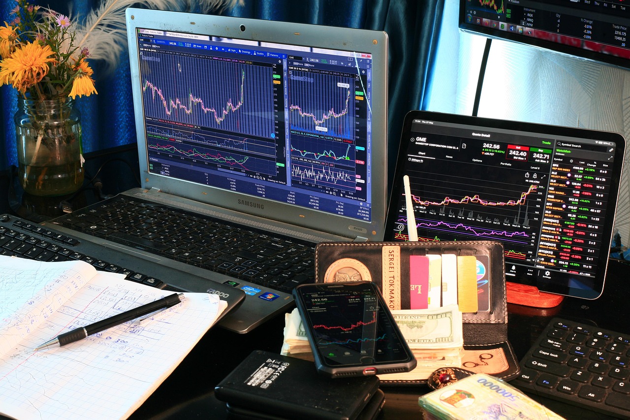 bourse, graphiques, gamestop, stock, gamma, squeeze, wallstreetbets, amc, gme, haie, fonds, en espèces, dollars, ipad, iphone, portable, commerce, forex, graphique, la finance, entreprise, croissance, bulle, marché