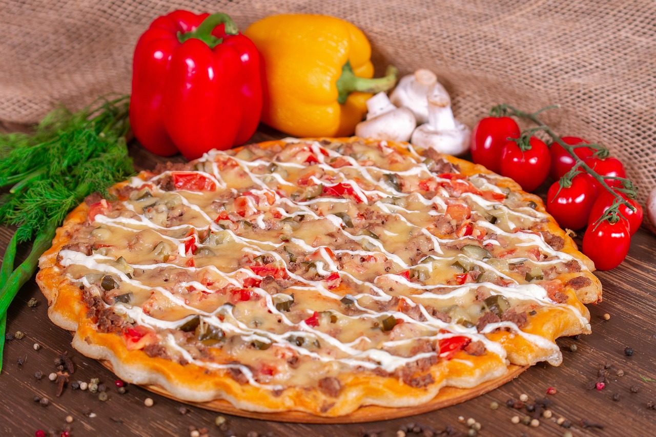 pizza, gıda, sebzeler, fırın ürünleri, mantarlar, biber, tablo