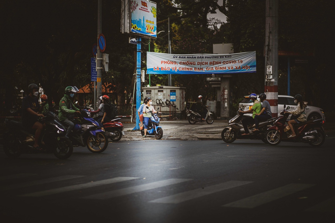 motociclette, strada, traffico, marciapiede, le persone, città, urbano, vita