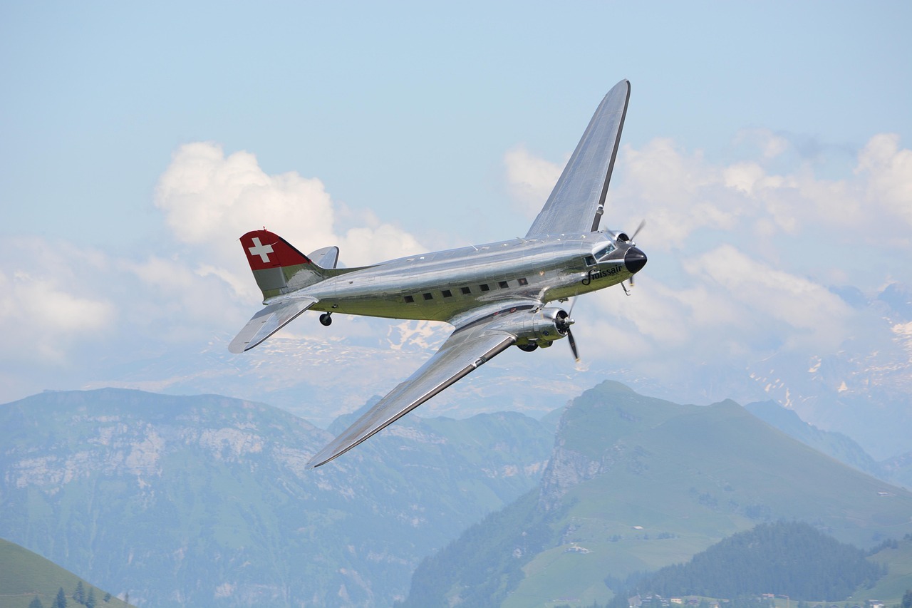 douglas dc-3, flugzeug, flugschau, natur, alpen, schweiz, berge, luftfahrt, reisen, transport