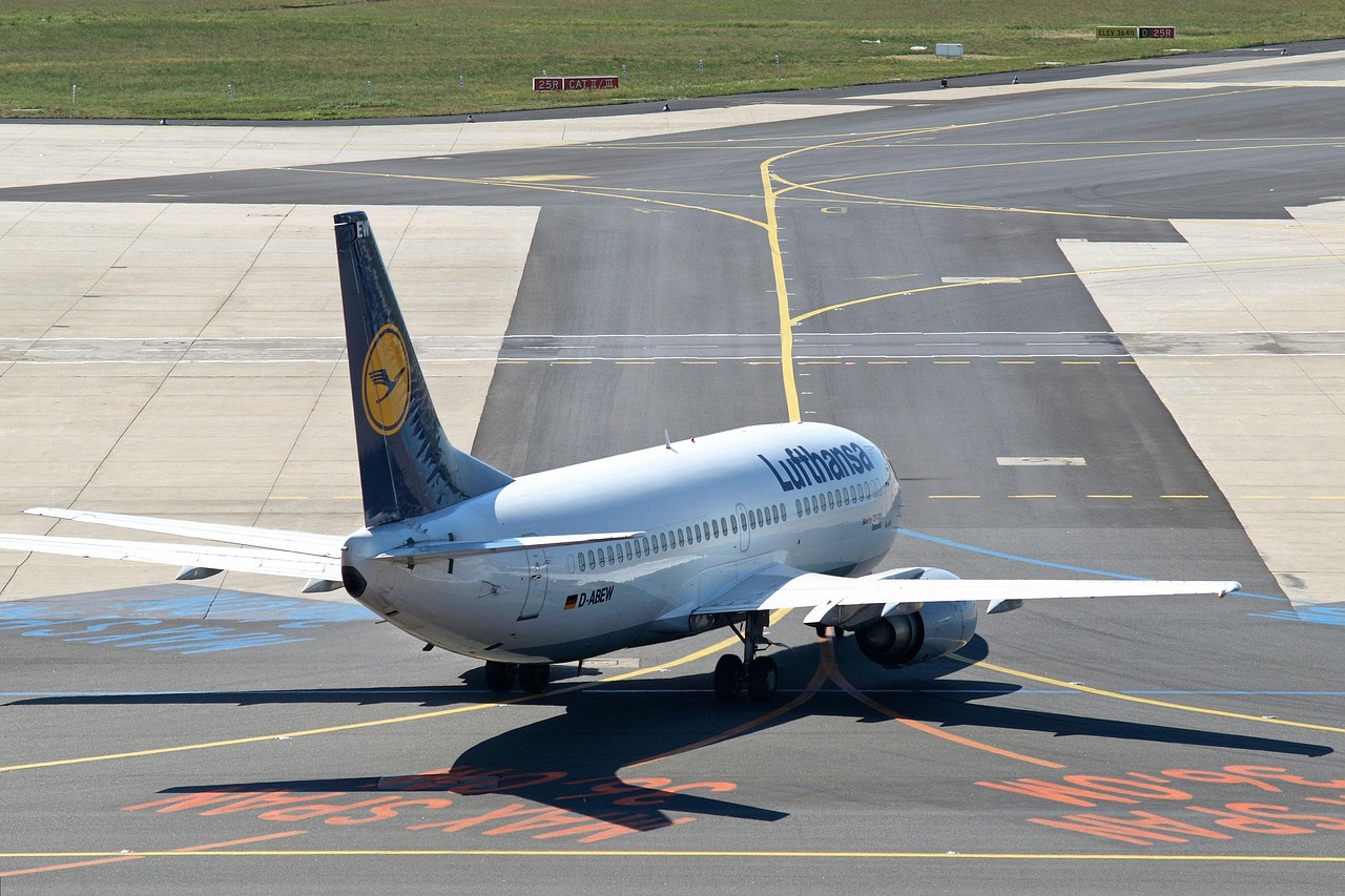 boeing 747, aircraft, plane, airfield, lufthansa, airport, boeing, airplane, aviation, travel, transport, transportation, jumbo jet, united airlines, clearance, lufthansa, lufthansa, lufthansa, lufthansa, lufthansa, jumbo jet