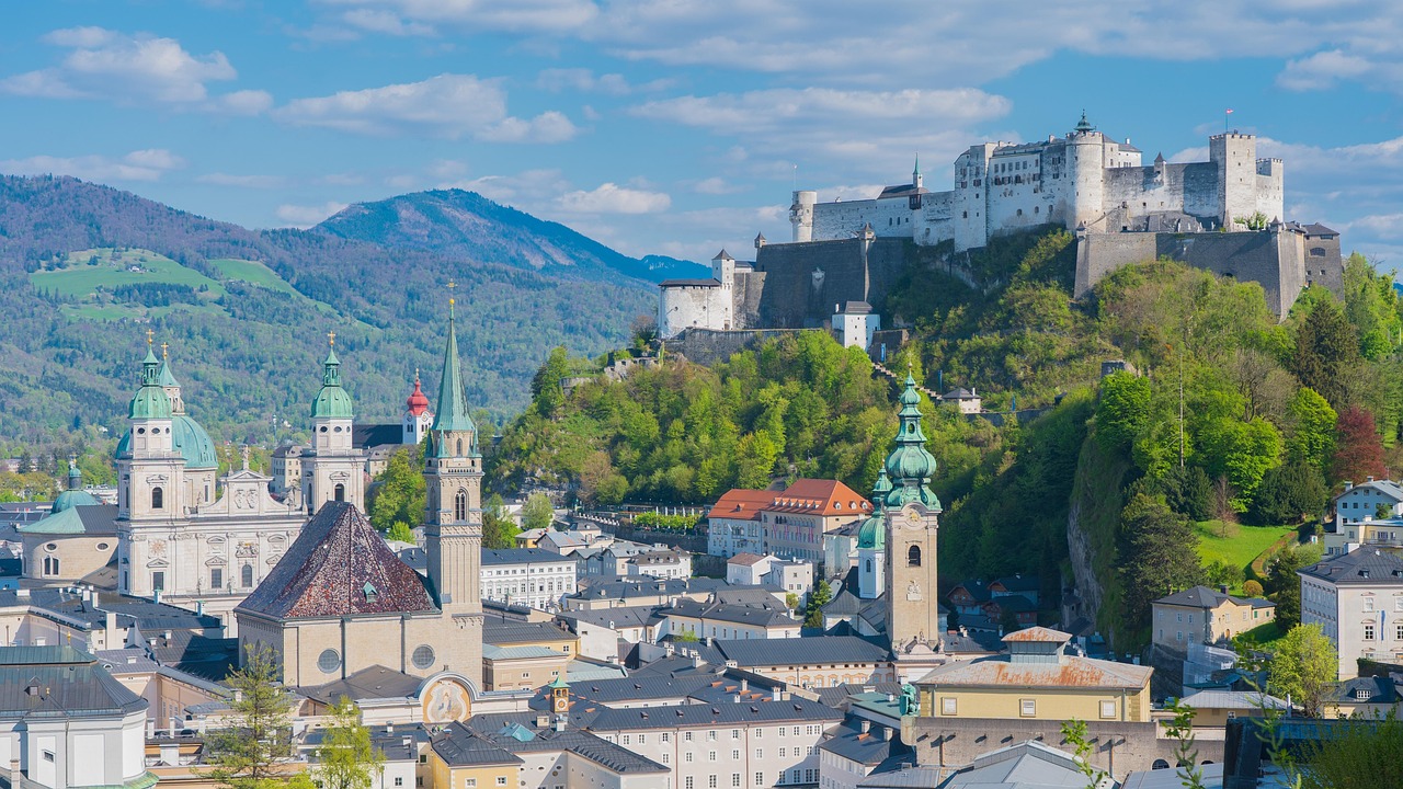 salzburg, mozart kenti, kale, tarihi merkez, mimari, kent, tarihi, kiliseler, turizm, avusturya
