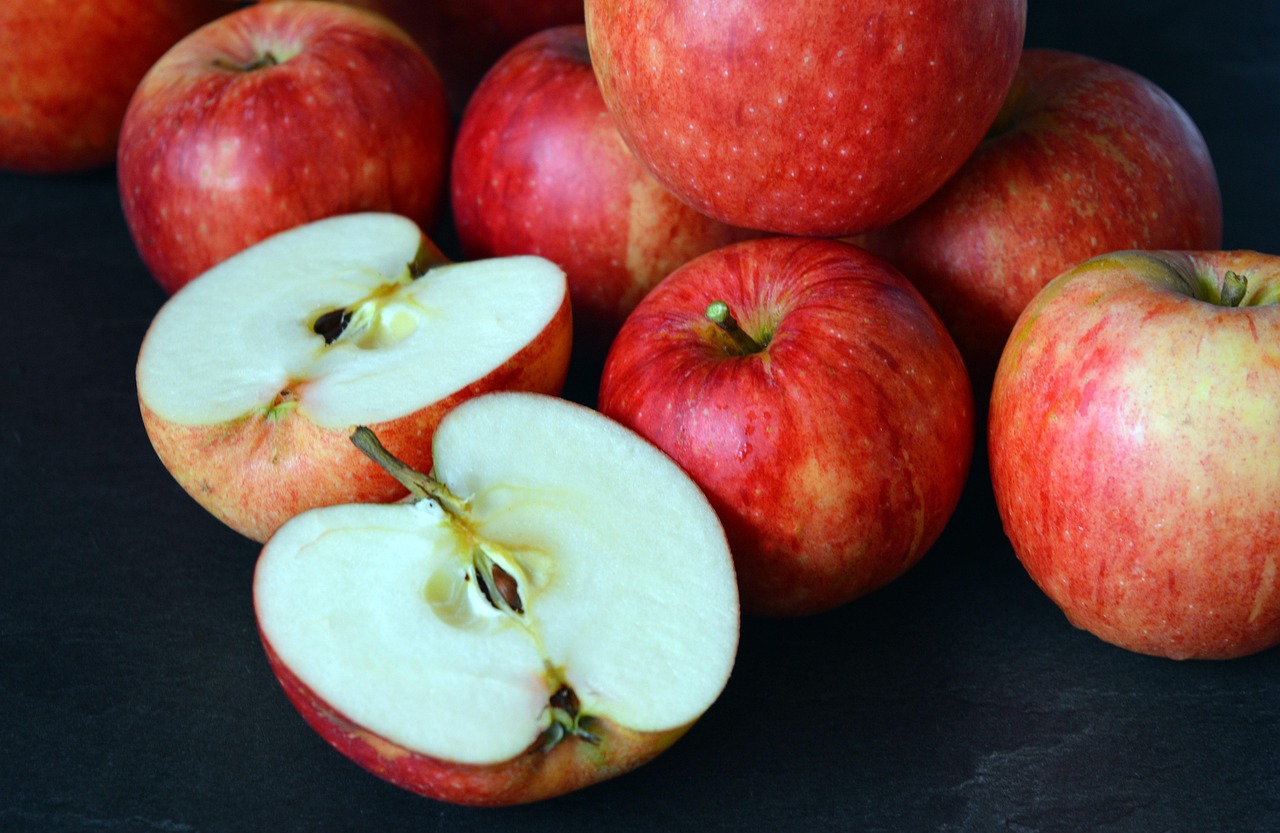 äpfel, aufgeschnitten, apfelkerne, kerngehäuse, apfelstücke, obst, gesund, frisch, apfelernte, vitamine, früchte, apfelbutzen, halbieren, apfelgriebs, äpfel, äpfel, apfelkerne, apfelkerne, apfelkerne, apfelkerne, apfelkerne, kerngehäuse, apfelstücke, halbieren