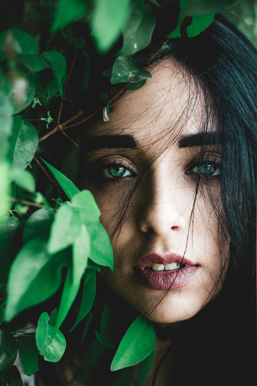kadın, doğa, orman, güzel, dış mekan, doğal, yeşil, ağaçlar, güzellik, dişi, vesika, güneş ışığı, huzurlu, manzara, yeşillik, uyum, model, temiz hava, orman yürüyüşü, zarif, orman arka planı, doğal güzellik