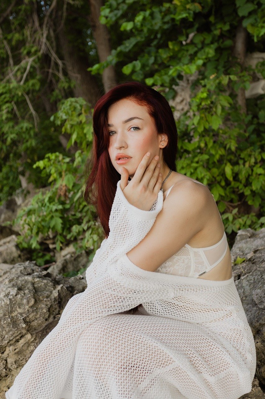 summer, nature, beach, fly, landscape, insect, tropical, garden, summertime, field, spring, model, woman, girl, portrait, lady, smile, fashion, female, modeling, pose, dress, makeup