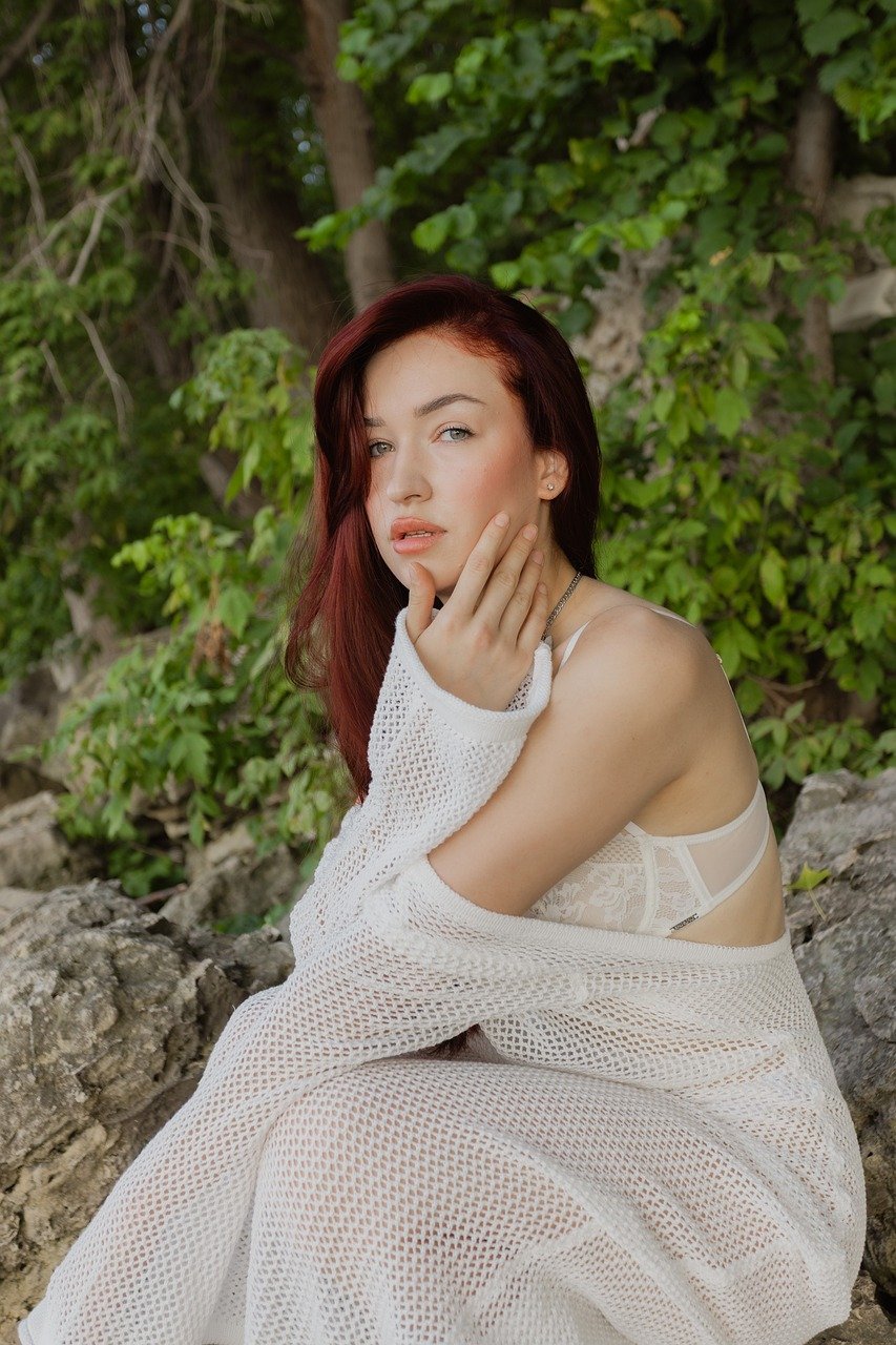 summer, nature, beach, fly, landscape, insect, tropical, garden, summertime, field, spring, model, woman, girl, portrait, lady, smile, fashion, female, modeling, pose, dress, makeup