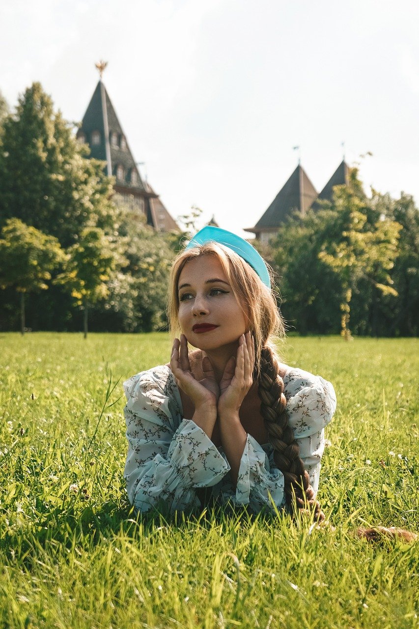 kokoshnik, maiden, young lady, woman, kolomenskoye, russian-folk style, russian, moscow, model, posing, slav, blue, crown, wooden architecture, castle, russian architecture