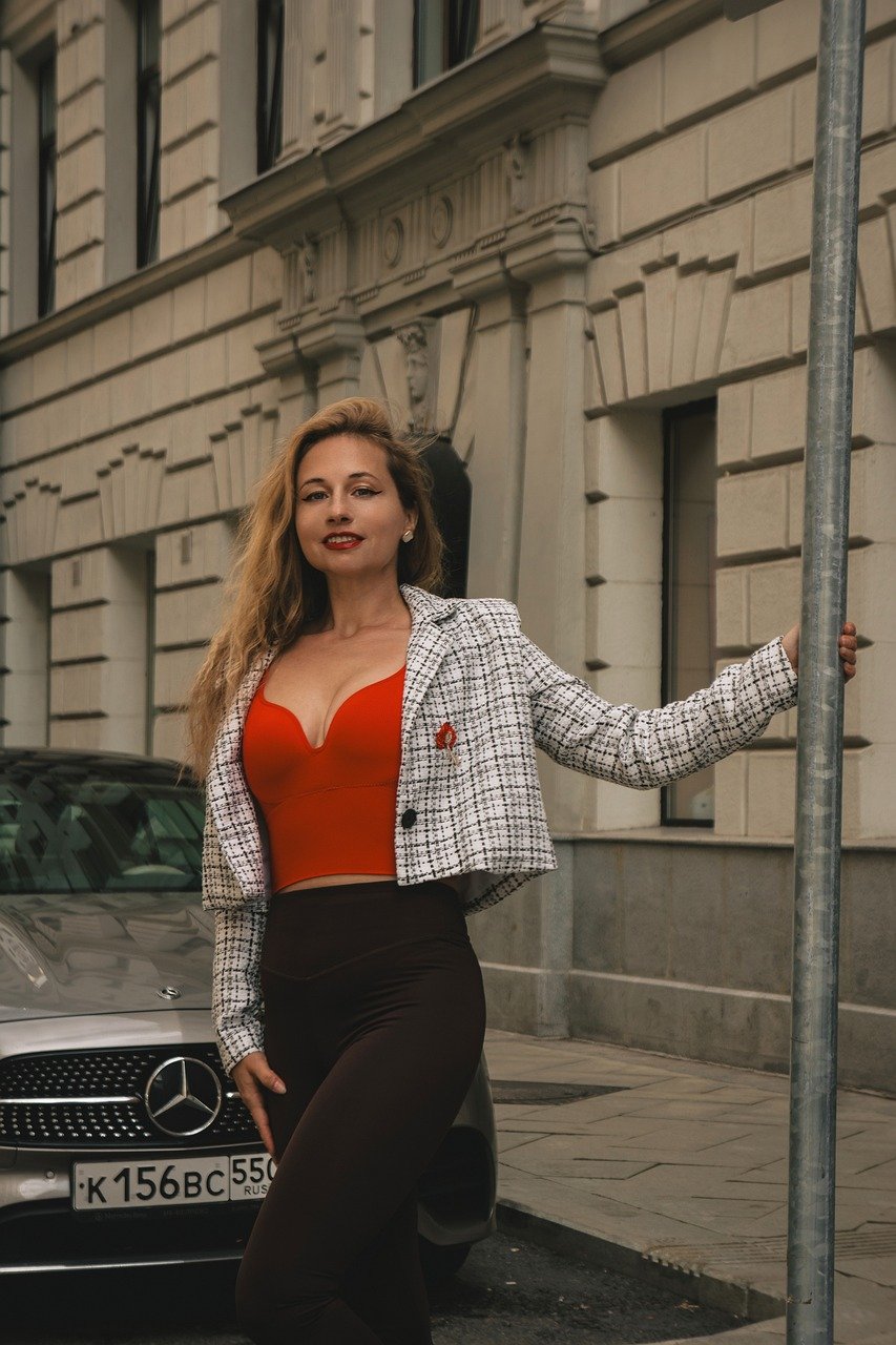 woman, street, city, portrait, summer, classic, romantic, model, posing, femininity, tweed jacket, beautiful, red bag