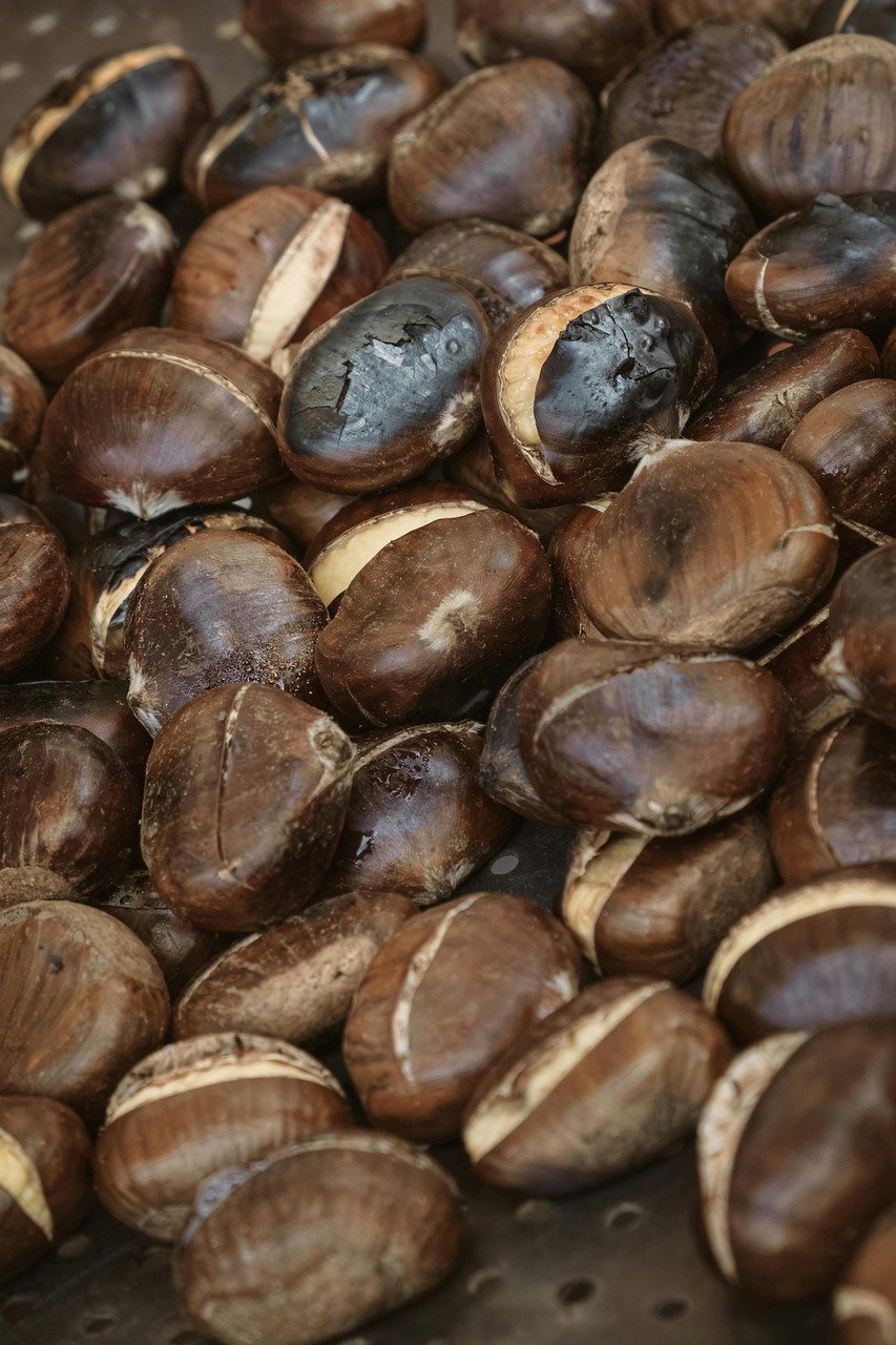 chestnuts, roasted, aroma, food, market, shell, brown, roast, nourishment, fall