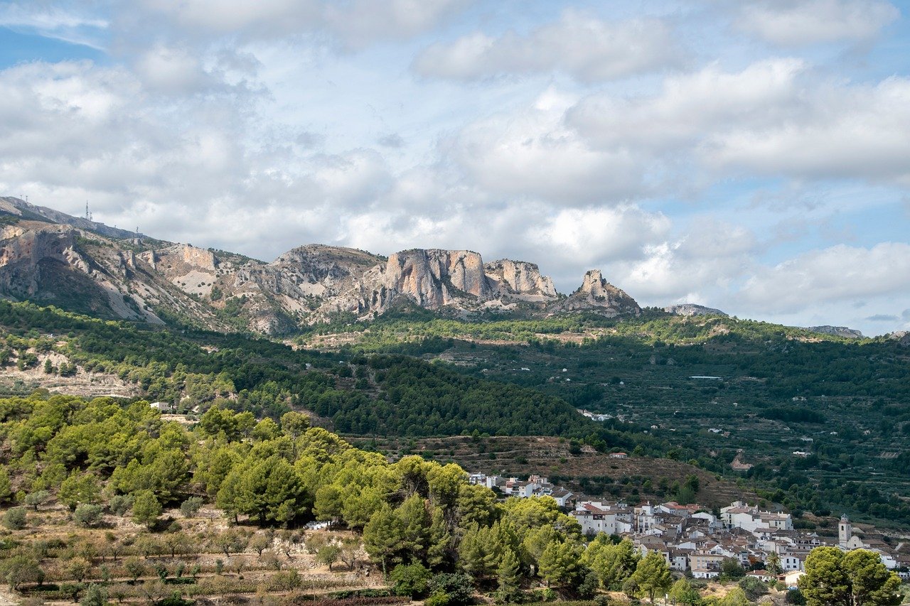 landscape, moutains, people, darling, clouds, vegetation, pine, houses, cloudy