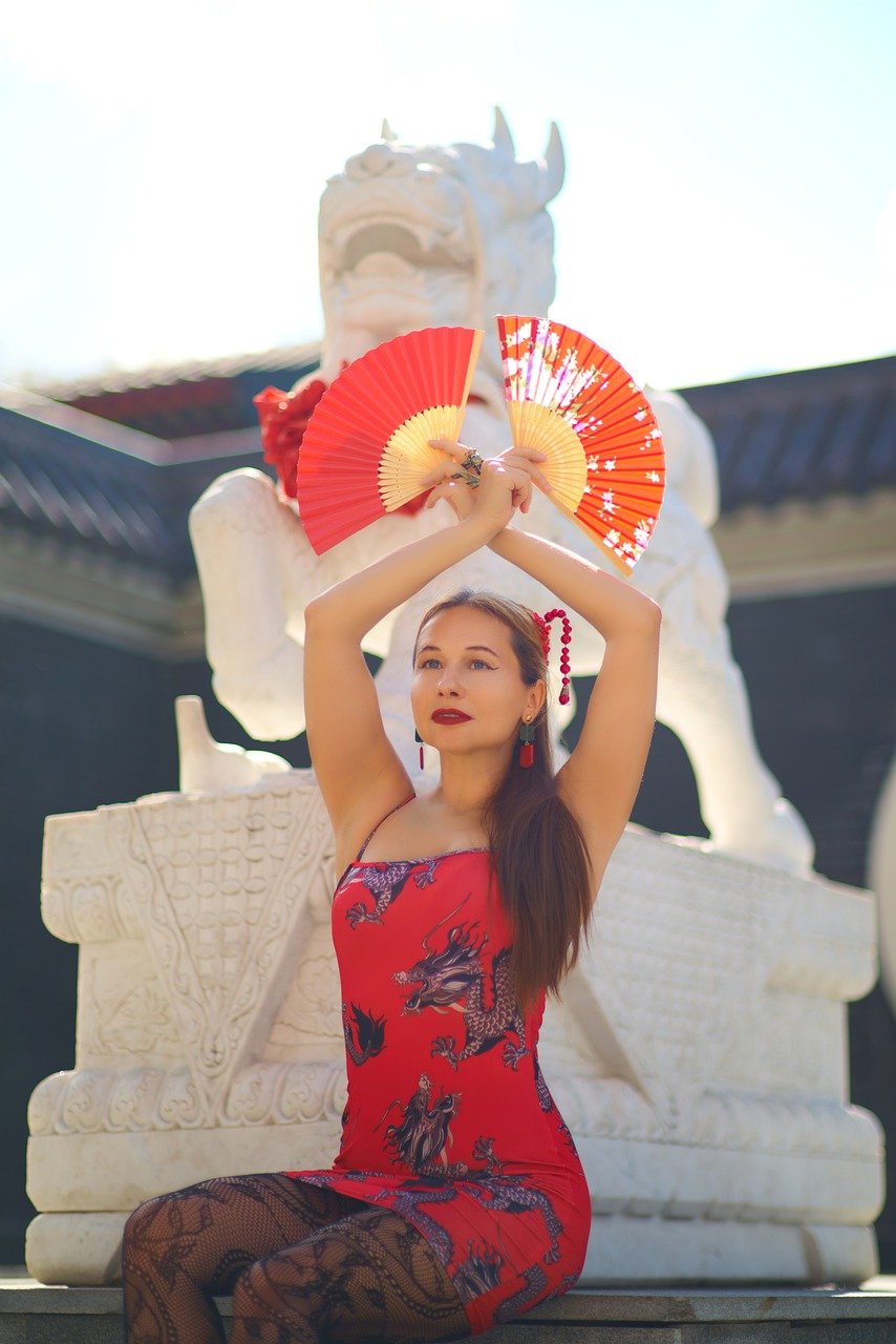 woman, exterior, the park, huamin, chinese style, chinese park, portrait, classic, romantic, model, posing, femininity, beautiful, young woman, exotic, asia