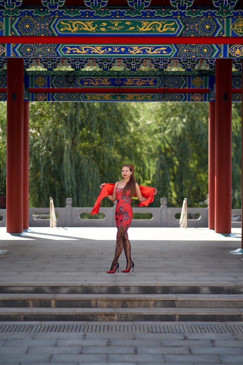 woman, exterior, the park, huamin, chinese style, chinese park, portrait, classic, romantic, model, posing, femininity, beautiful, young woman, exotic, asia